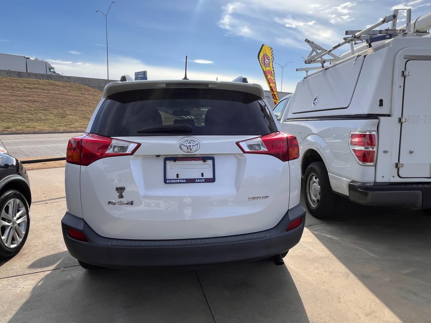 2013 WHITE TOYOTA RAV4 LIMITED Limited AWD (2T3YFREV9DW) with an 2.5L L4 DOHC 16V engine, 6-Speed Automatic transmission, located at 8101 E. Skelly Dr., Tulsa, OK, 74129, (918) 592-3593, 36.121891, -95.888802 - Photo#3